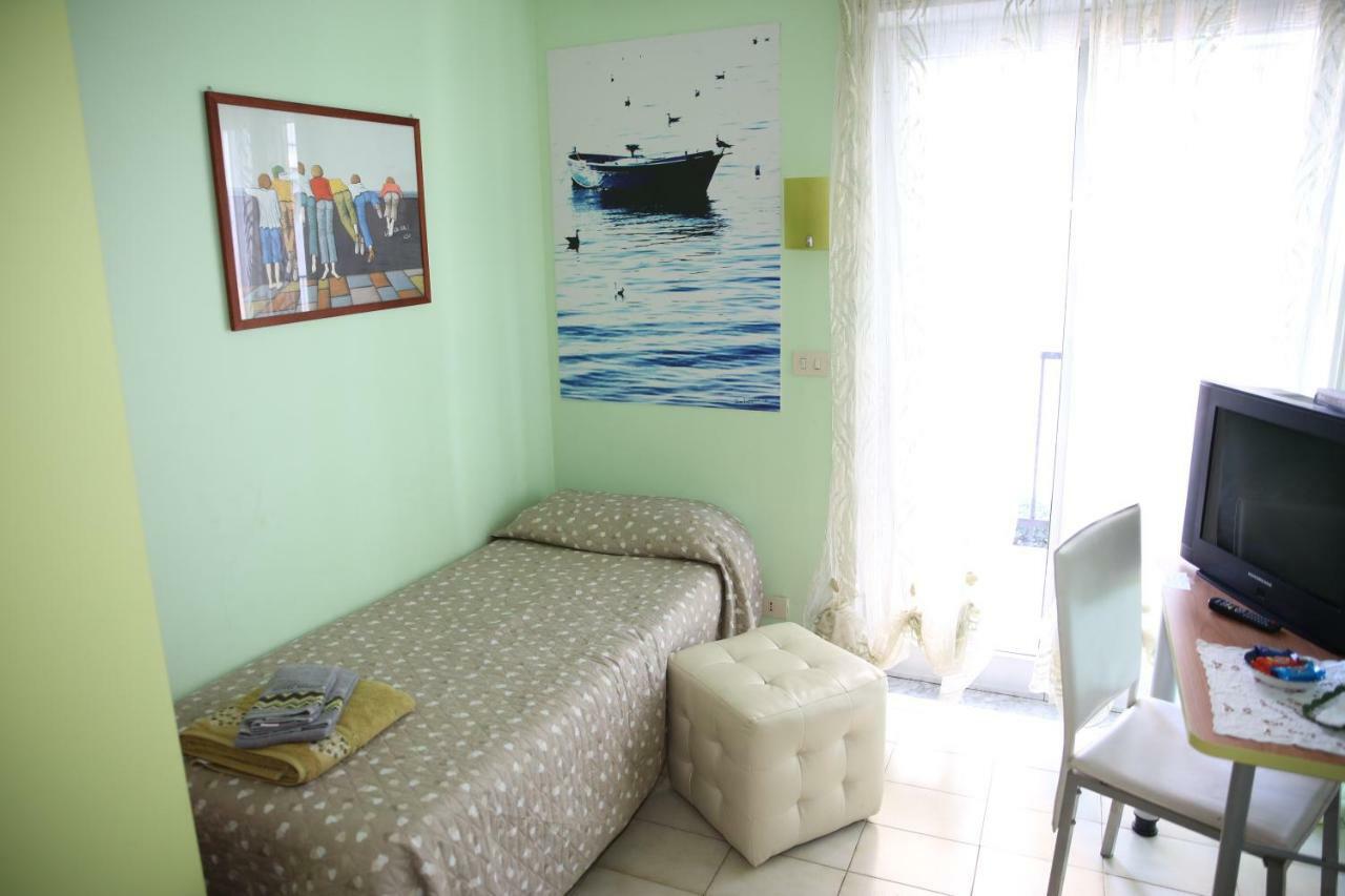 La Casa Del Nonno Bed and Breakfast Milazzo Exteriör bild